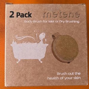 NWOT Body brush for wet or dry brushing. Dare to bare! 👙